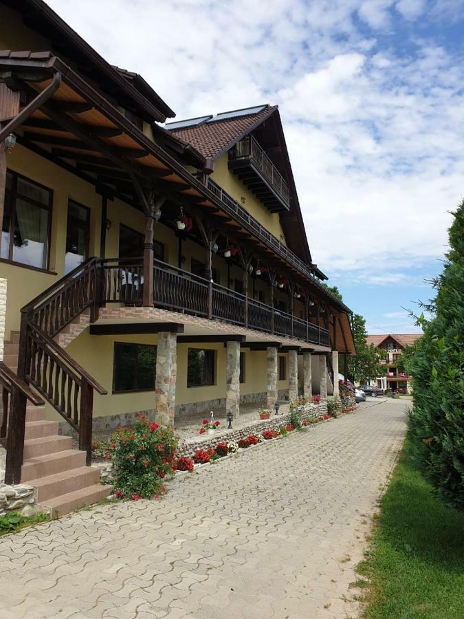 Pensiunea Roua Muntilor Сымбэта-де-Сус Экстерьер фото